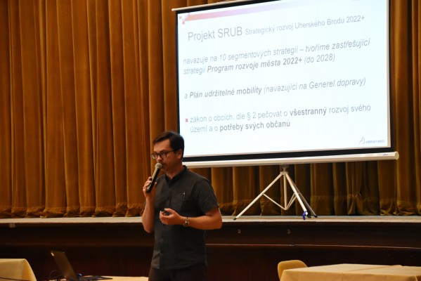 VEŘEJNÉ PROJEDNÁNÍ  NÁVRHU PROGRAMU  ROZVOJE MĚSTA A PLÁNU UDRŽITELNÉ MĚSTSKÉ MOBILITY