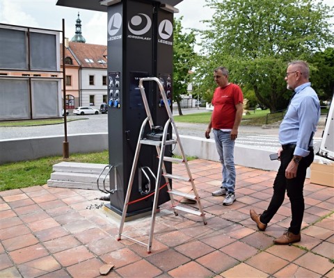 Solární cyklonabíječka na Mariánském náměstí