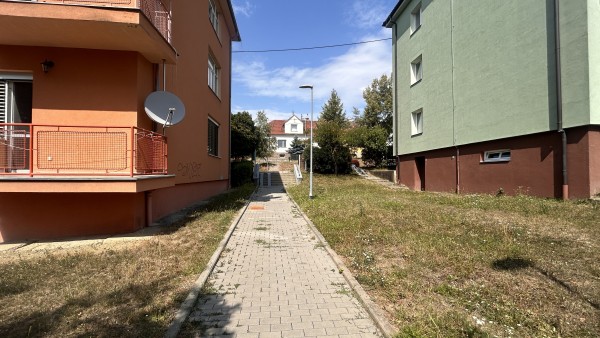 Komunikační propoj mezi ul. Pod Valy, Jana Švermy a Sv. Čecha