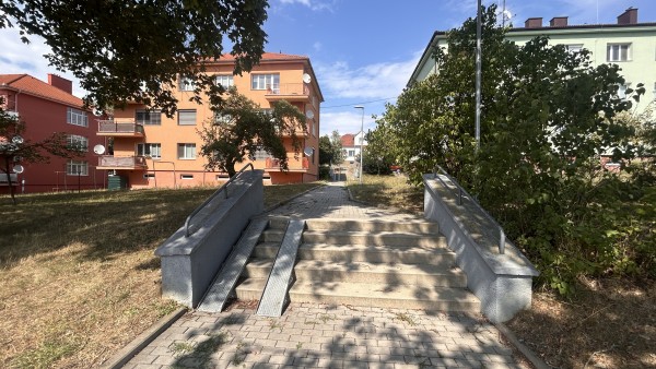 Komunikační propoj mezi ul. Pod Valy, Jana Švermy a Sv. Čecha