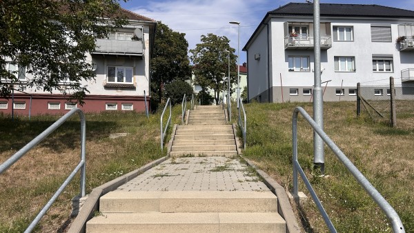 Komunikační propoj mezi ul. Pod Valy, Jana Švermy a Sv. Čecha