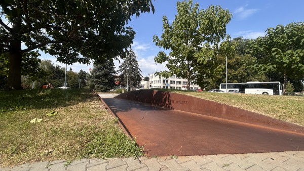 Mobiliář na náměstí po rekonstrukci