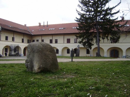 Fasáda v zahradě Panského domu