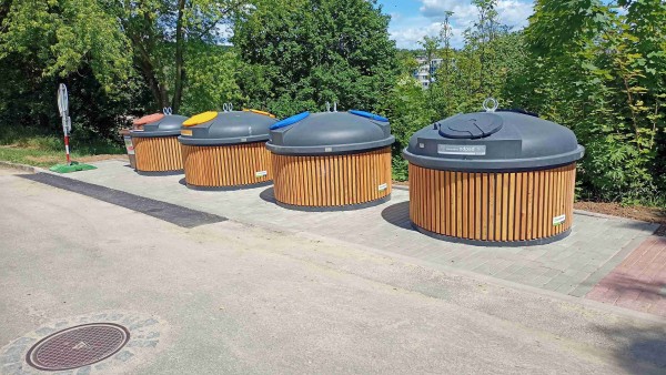 Polopodzemní kontejnery v ul. Rychtalíkova