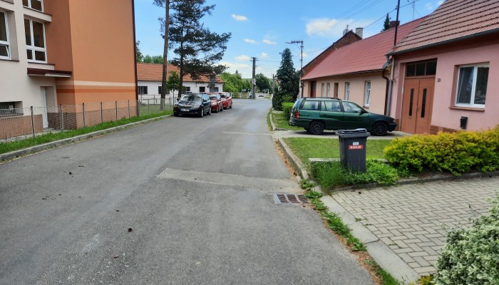 Chodník v ulici V Kútě včetně zklidnění dopravy a návrhu parkovacích stání u základní školy v Havřicích - záměr č. 316