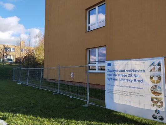 ZŠ Na Výsluní - rekonstrukce střešního pláště - pavilon C, D, E, F - záměr č. 327