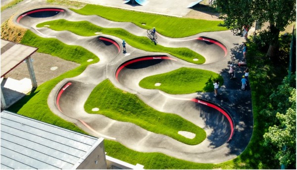 Příklad realizovaného Pumptracku v obci Mladá Boleslav (zdroj: Velosolutions Czech Republic) Studie firmy