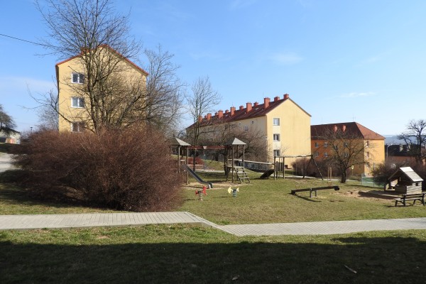 Dětské hřiště před rekonstrukcí