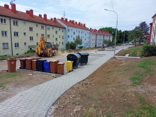 kontejnerové stání před rekonstrukcí