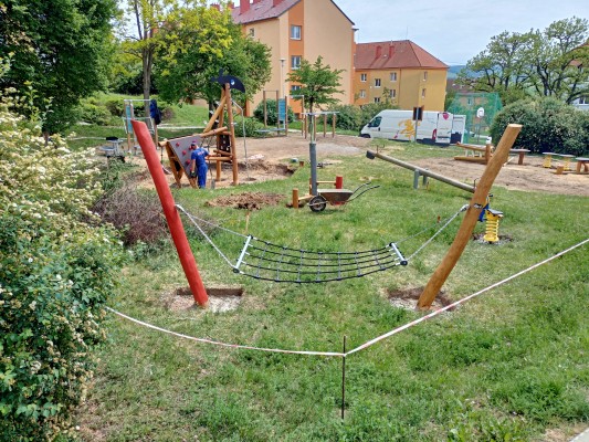 Dětské hřiště v rekonstrukci