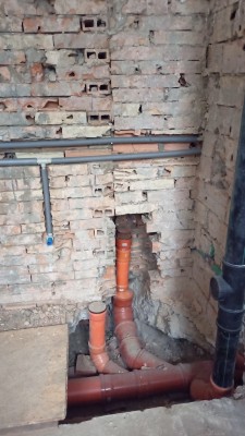 ZŠ Na Výsluní, pav. D – Orava hygienického zázemí a kanalizace