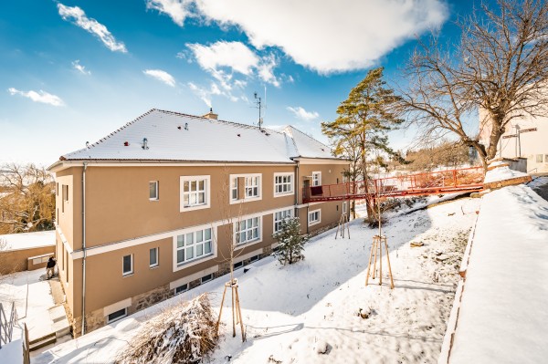 Rekonstrukce domu č. p. 1066 pro sociální bydlení a služby - záměr č. 255