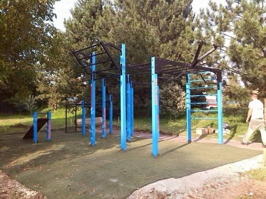 Workoutové hřiště (zdroj: https://www.woblog.cz/hriste/uhersky-brod)