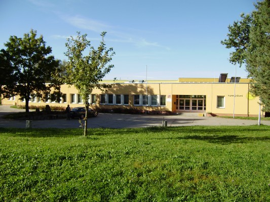 ZŠ Na Výsluní: rekonstrukce obou tělocvičen a rekonstrukce 4 učeben školní družiny - záměr č. 304